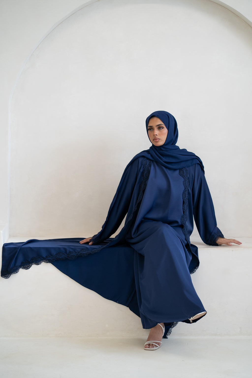 Elegant Lace Abaya Set – 3‑Piece Modest Outfit with Inner Hijab