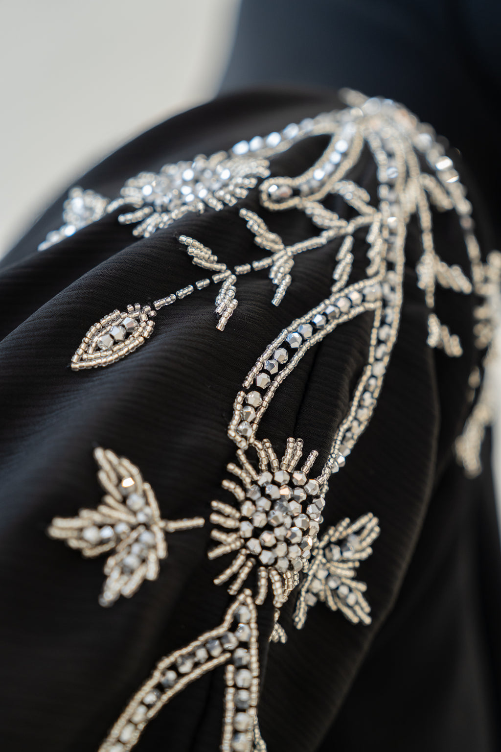 Abaya Hira Embroidered Crinkle Fabric breathable texture detail
