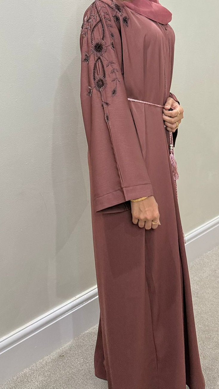  Abaya HIRA – Elegant Embroidered Crinkle Fabric Abaya with Matching Hijab