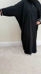 Plain Black Zipper Abaya – Breastfeeding Friendly