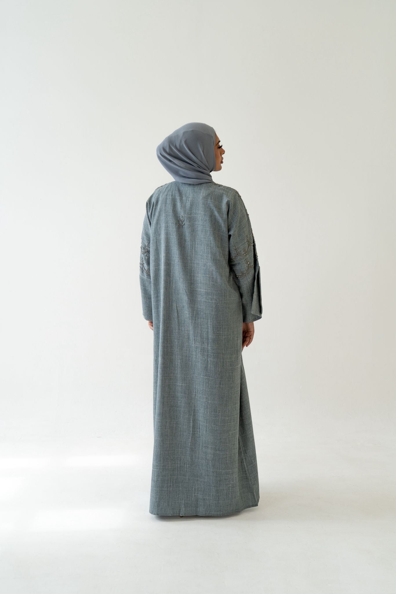 Abaya Maryam – Elegant Embroidered Abaya Set with Hijab