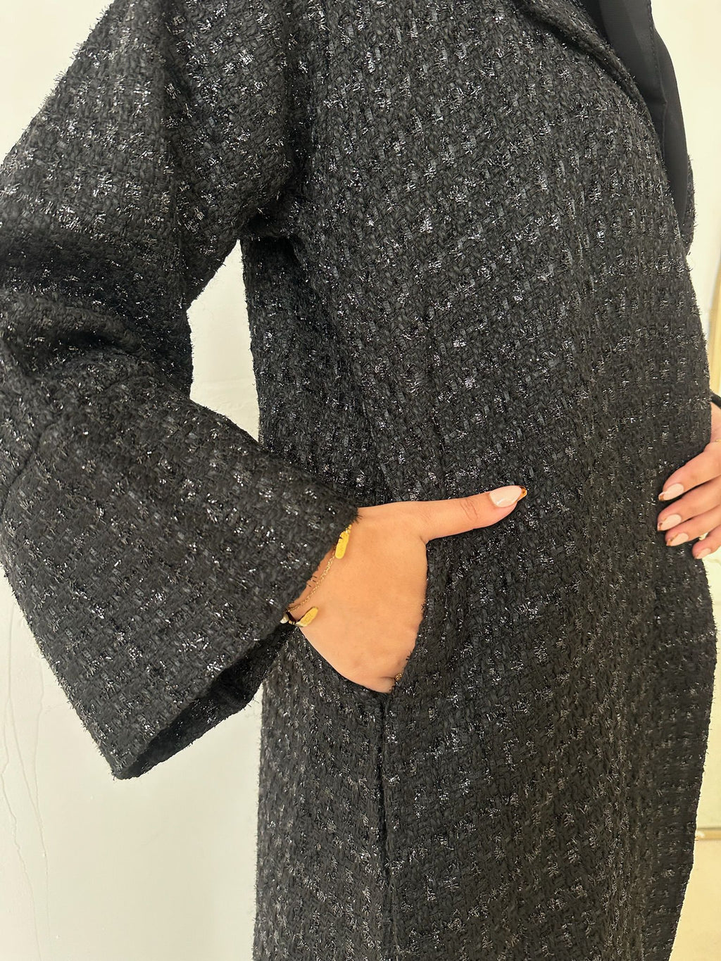 Abaya Winter Coat deep pockets close‑up