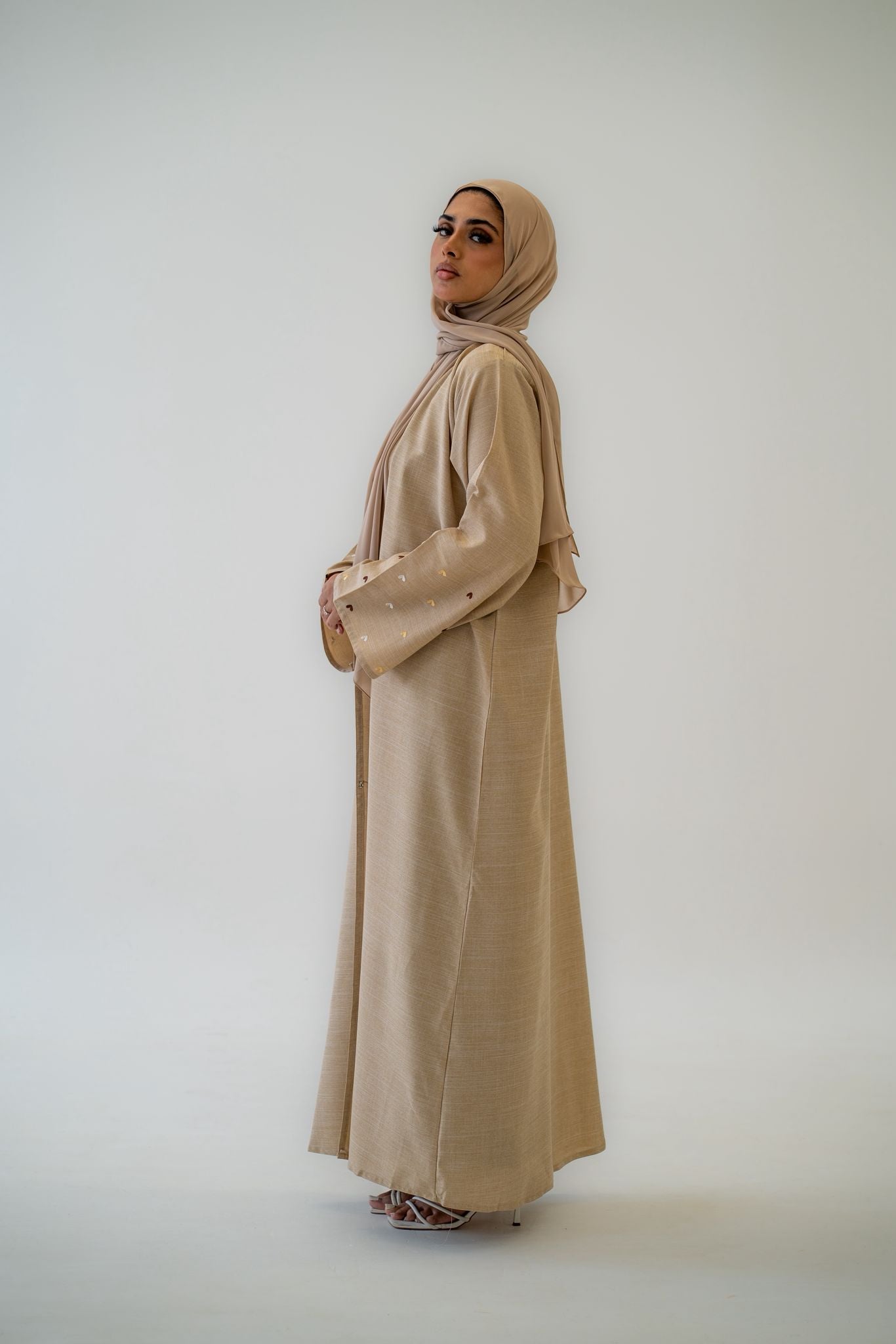 Relaxed fit of Black Heart Sleeve Abaya